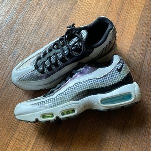 Nike Air Max 95 LV8
